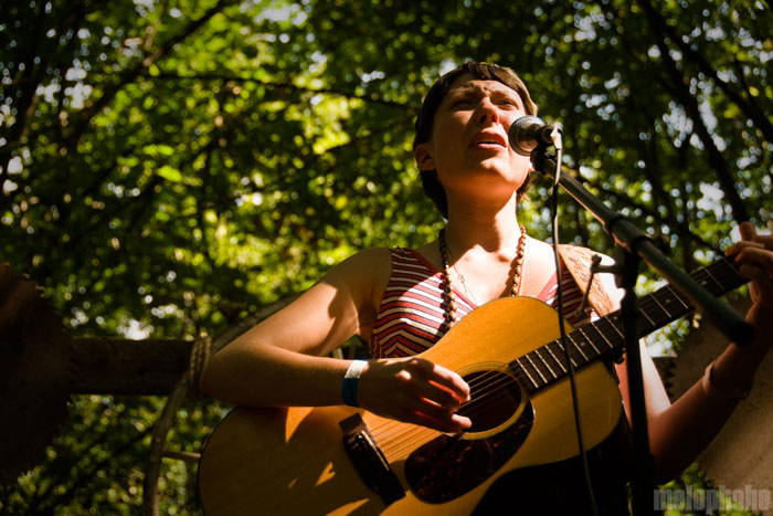 Alela Diane at Pendarvis Farm, August 1, 2009. Photo by Ian McNeil and Steve Benoit.