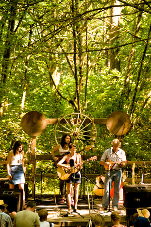 Alela Diane at Pendarvis Farm, August 1, 2009. Photo by Ian McNeil and Steve Benoit.