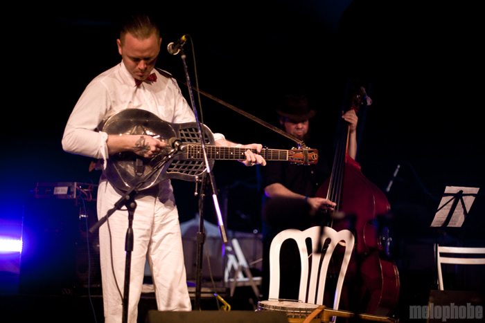 Cw Stoneking and His Primitive Horn Orchestra at Pendarvis Farm, August 1, 2009. Photo by Ian McNeil and Steve Benoit.