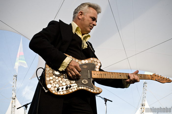 Dale Watson at Pendarvis Farm, August 2, 2009. Photo by Ian McNeil and Steve Benoit.