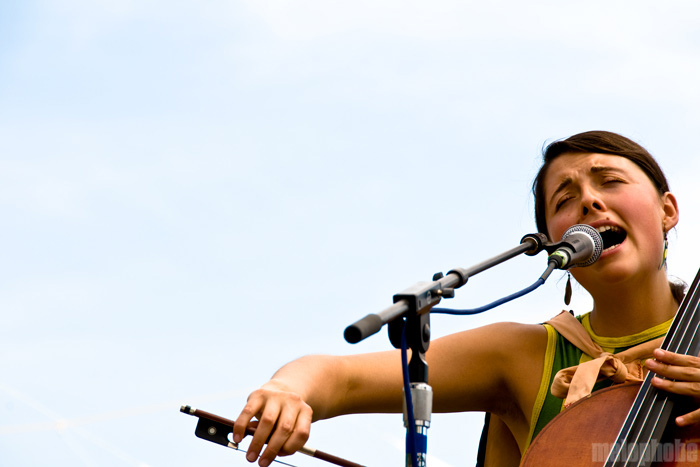 Pickathon Indie Roots Music Festival: Sunday at Pendarvis Farm, August 2, 2009. Photo by Ian McNeil and Steve Benoit.