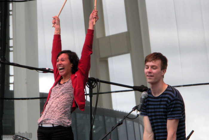 Matt & Kim at Seattle Center, September 5, 2009. Photo by Mollyrose Sommer.