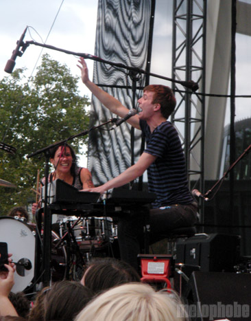 Matt & Kim at Seattle Center, September 5, 2009. Photo by Mollyrose Sommer.