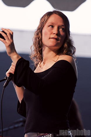 Anomie Belle at Seattle Center, September 7, 2009. Photo by Nicole Kristek.