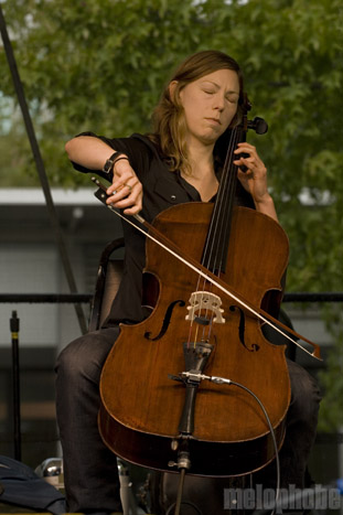 Anomie Belle at Seattle Center, September 7, 2009. Photo by Nicole Kristek.
