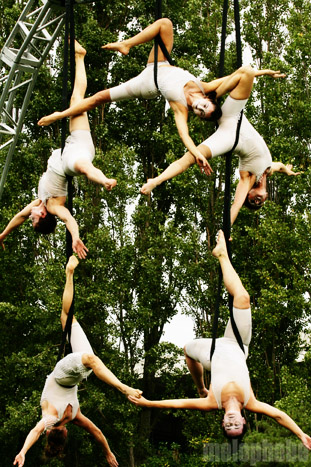 Flexion at Seattle Center, September 7, 2009. Photo by Nicole Kristek.