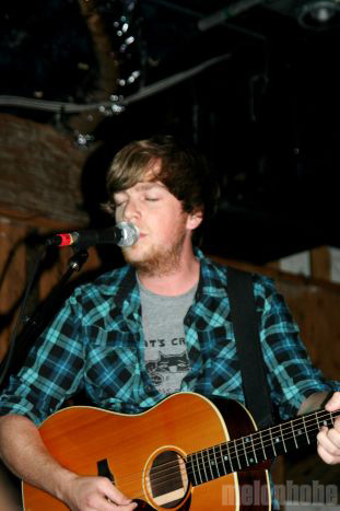 Greg Holden at The Parish, September 28, 2009. Photo by Holly Hajari.