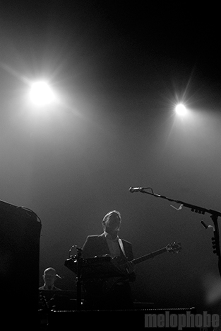 David Gray at Paramount Theatre, November 5, 2009. Photo by Jared Froiland and Katie Lomax.