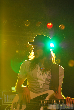 thenewno2 at Roseland Theater, November 19, 2009. Photo by Colin McLaughlin.
