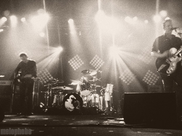 Them Crooked Vultures at Roseland Theater, November 22, 2009. Photo by Nicci Boots.