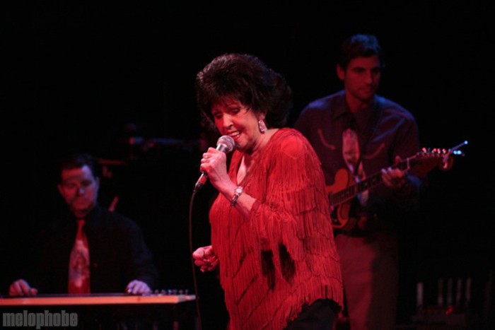 Wanda Jackson at Tractor Tavern, November 27, 2009. Photo by Joe Graziano.