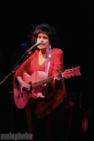 Wanda Jackson at Tractor Tavern, November 27, 2009. Photo by Joe Graziano.