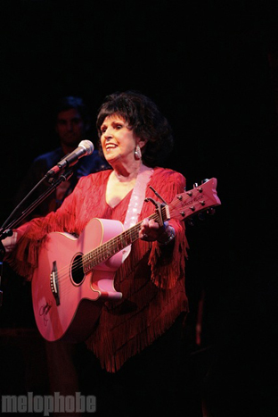 Wanda Jackson at Tractor Tavern, November 27, 2009. Photo by Joe Graziano.