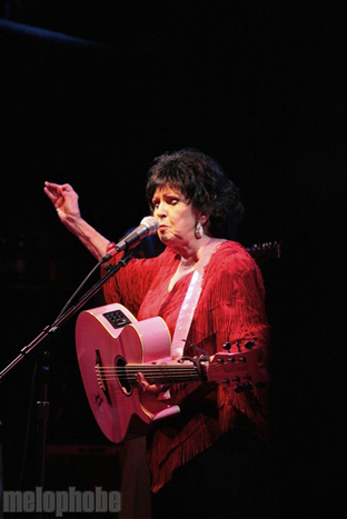 Wanda Jackson at Tractor Tavern, November 27, 2009. Photo by Joe Graziano.