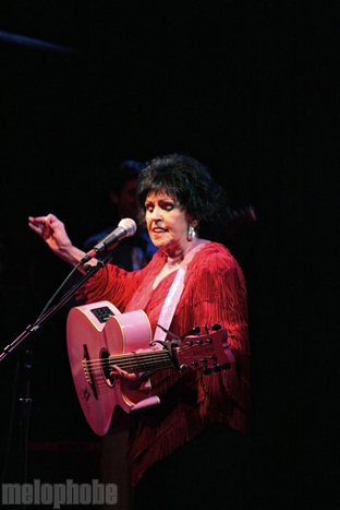 Wanda Jackson at Tractor Tavern, November 27, 2009. Photo by Joe Graziano.