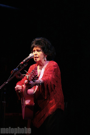 Wanda Jackson at Tractor Tavern, November 27, 2009. Photo by Joe Graziano.
