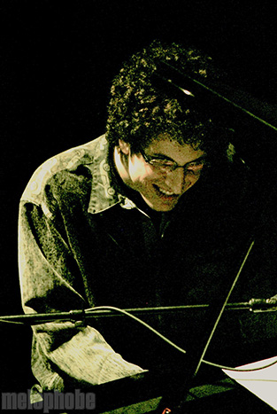 Ben Darwish Trio at Jimmy Mak's, December 4, 2009. Photo by Colin McLaughlin.