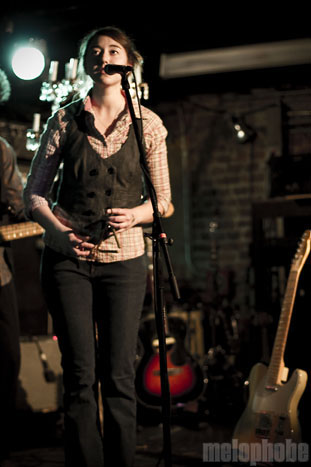 Dawn Landes at Mercury Lounge, January 22, 2010. Photo by Jane Qin.
