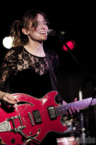 Dawn Landes at Mercury Lounge, January 22, 2010. Photo by Jane Qin.