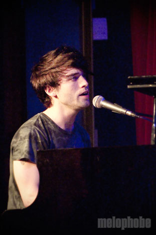 Chris Garneau at City Winery, February 19, 2010. Photo by Jane Qin.