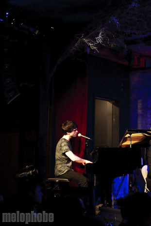 Chris Garneau at City Winery, February 19, 2010. Photo by Jane Qin.