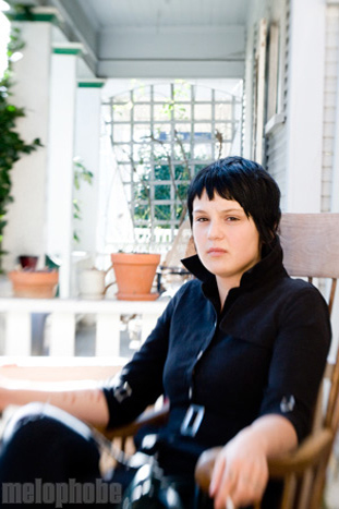 Artist Profile - Kelli Schaefer. Photo by Ian McNeil.