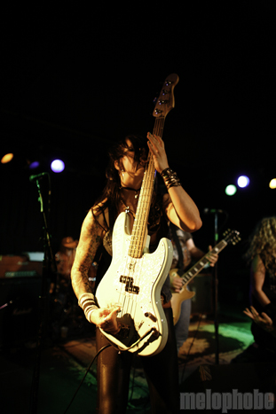 Nashville Pussy at Peter's Room, May 14, 2010. Photo by Rodrigo Melgarejo.