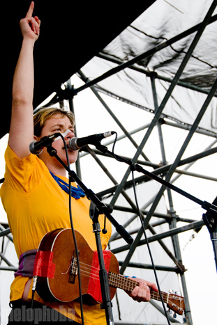 tUnE-yArDs, May 30, 2010. Photo by Ian McNeil.