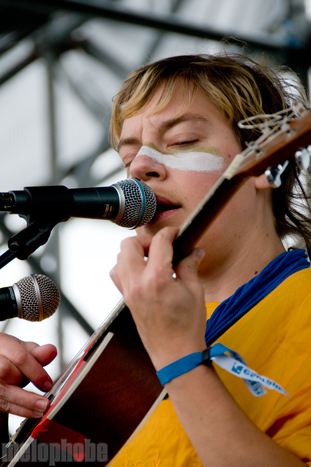 tUnE-yArDs, May 30, 2010. Photo by Ian McNeil.