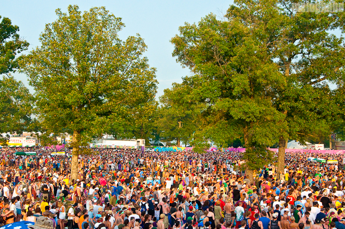 Photo Spectacular! - Bonnaroo 2010, June 10, 2010. Photo by Chris Barth and Hayley Kennedy.