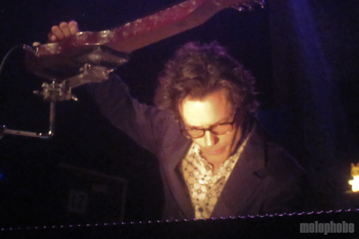 crowded house at House of Blues, July 17, 2010. Photo by Julie Stoller.