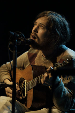 Robin Pecknold at The Moore Theatre, August 4, 2010. Photo by Erin Lodi.