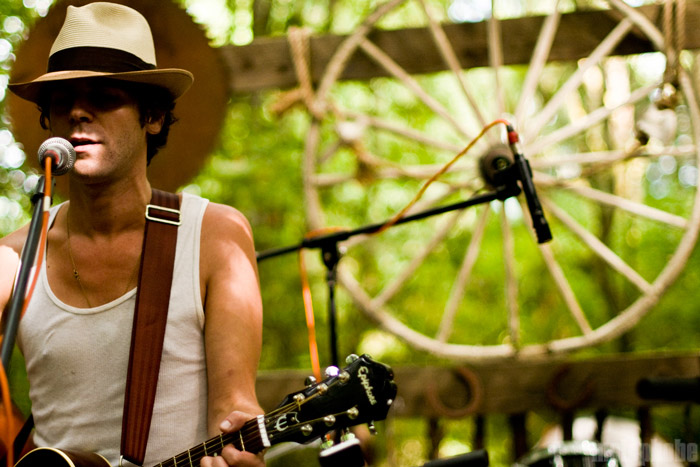 Langhorne Slim at Pendarvis Farm, August 7, 2010. Photo by Andrew Rasmussen and Ian McNeil.