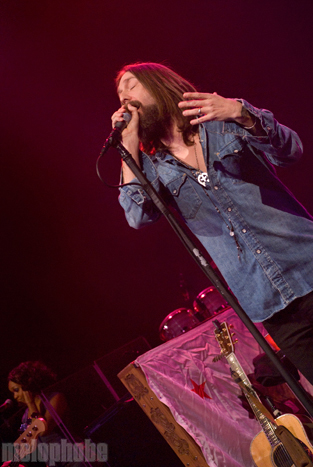 The Black Crowes at Arlene Schnitzer Concert Hall, December 3, 2010. Photo by Colin McLaughlin.