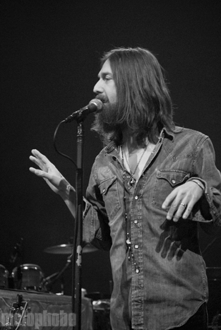 The Black Crowes at Arlene Schnitzer Concert Hall, December 3, 2010. Photo by Colin McLaughlin.