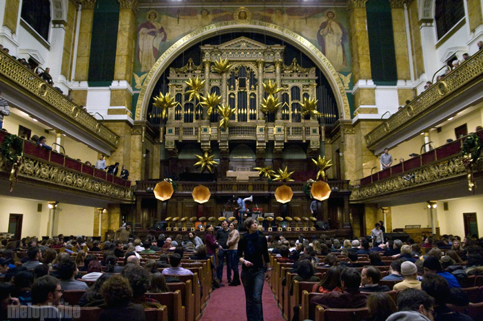 Andrew Bird at Tremont Temple, December 10, 2010. Photo by Ian Doreian.