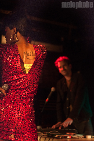 Dominique Young Unique at Mercury Lounge, May 4, 2011. Photo by Chris Barth.