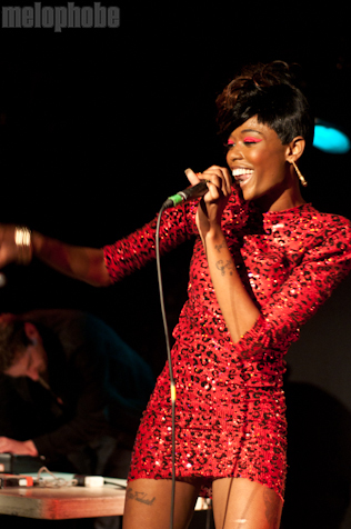 Dominique Young Unique at Mercury Lounge, May 4, 2011. Photo by Chris Barth.