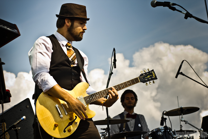Aloe Blacc at Bigfoot Stage, May 28, 2011. Photo by Troy Dunham.