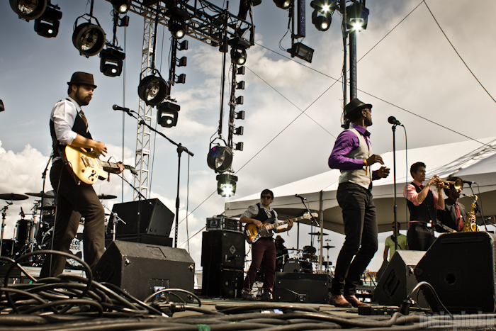 Aloe Blacc at Bigfoot Stage, May 28, 2011. Photo by Troy Dunham.