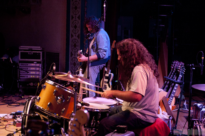 Kurt Vile at Aladdin Theater, July 23, 2011. Photo by Lymay Iwasaki.