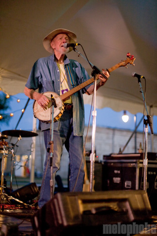 Newport Folk Festival Backstage Benefit, July 30, 2011. Photo by Boston Concert Photography.
