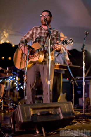 Newport Folk Festival Backstage Benefit, July 30, 2011. Photo by Boston Concert Photography.