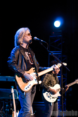 Hall & Oates at Arlene Schnitzer Concert Hall, September 3, 2011. Photo by Colin McLaughlin.