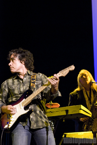 Hall & Oates at Arlene Schnitzer Concert Hall, September 3, 2011. Photo by Colin McLaughlin.