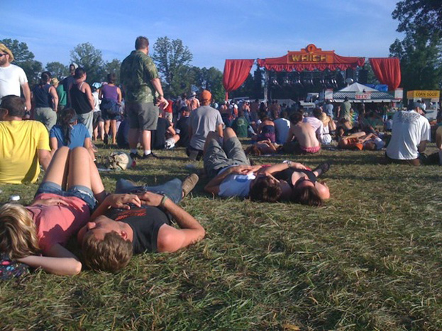 True Roo Part 2: Bonnaroo Saturday Report, June 13, 2009. Photo courtesy of TwitPic (@fsamuels, @laurendabesos).