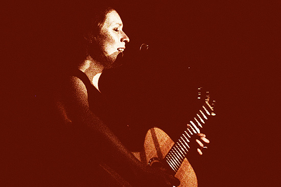 Kate Walsh at Mercury Lounge, May 26, 2008. Photo by Anna Gillespie.
